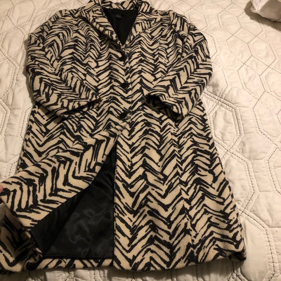 TheLimited long cream button up coat with black pattern - Picture 1 of 7